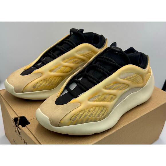 Adidas Yeezy 700 V3 'Mono Safflower' HP5425 Sz # 439 - Picture 1 of 8